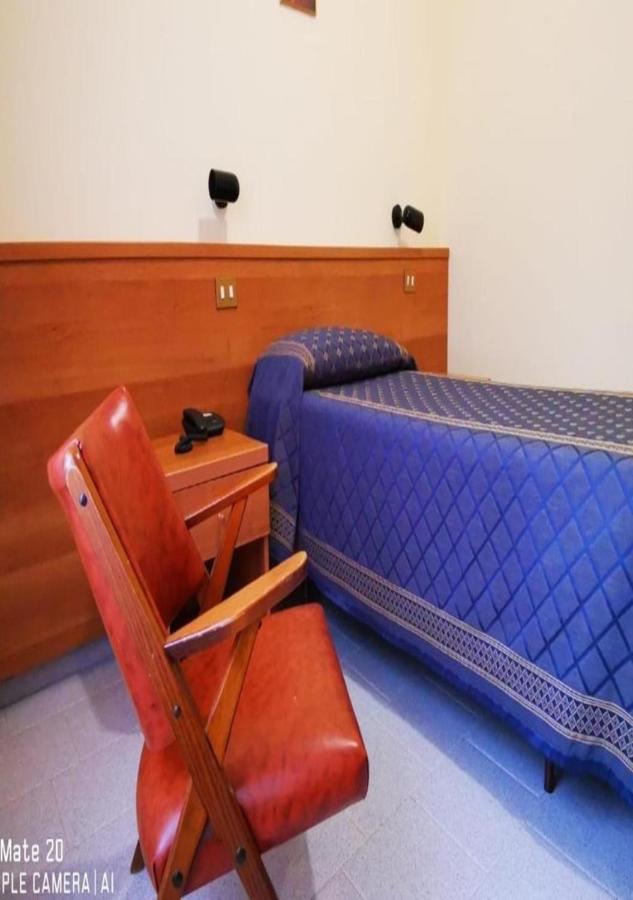 Suore Concezioniste Missionarie - Carmen Salles Roma Bed & Breakfast ภายนอก รูปภาพ