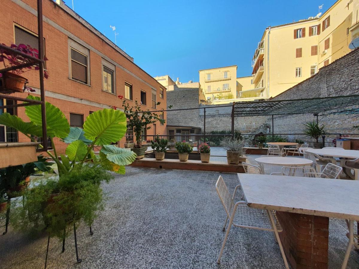 Suore Concezioniste Missionarie - Carmen Salles Roma Bed & Breakfast ภายนอก รูปภาพ