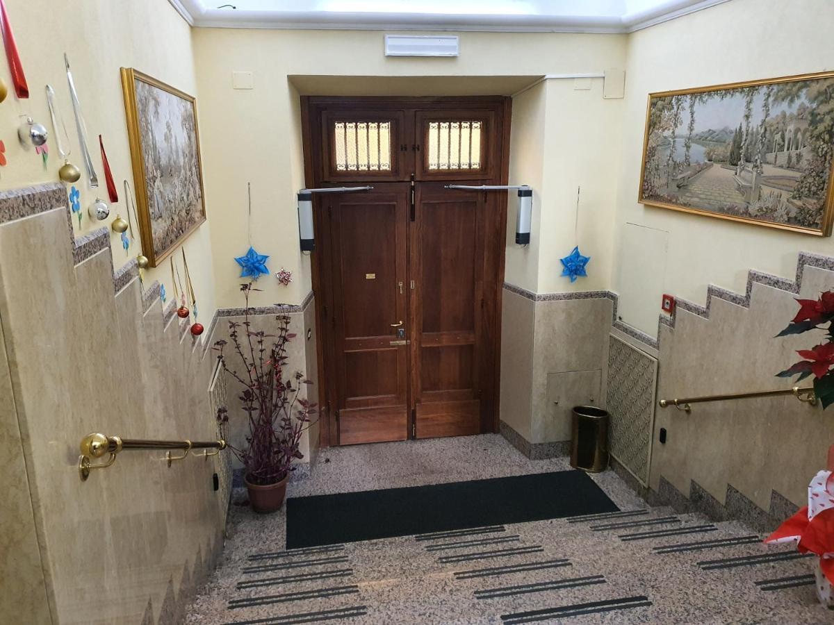 Suore Concezioniste Missionarie - Carmen Salles Roma Bed & Breakfast ภายนอก รูปภาพ