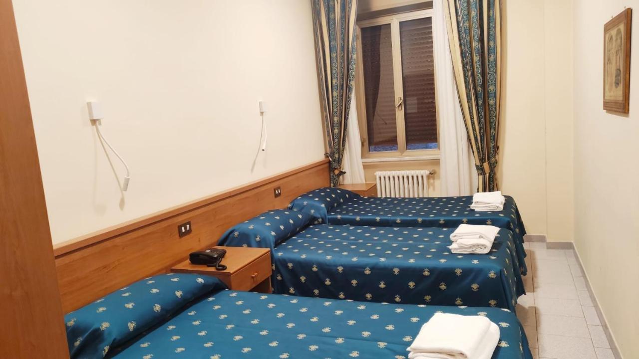 Suore Concezioniste Missionarie - Carmen Salles Roma Bed & Breakfast ภายนอก รูปภาพ